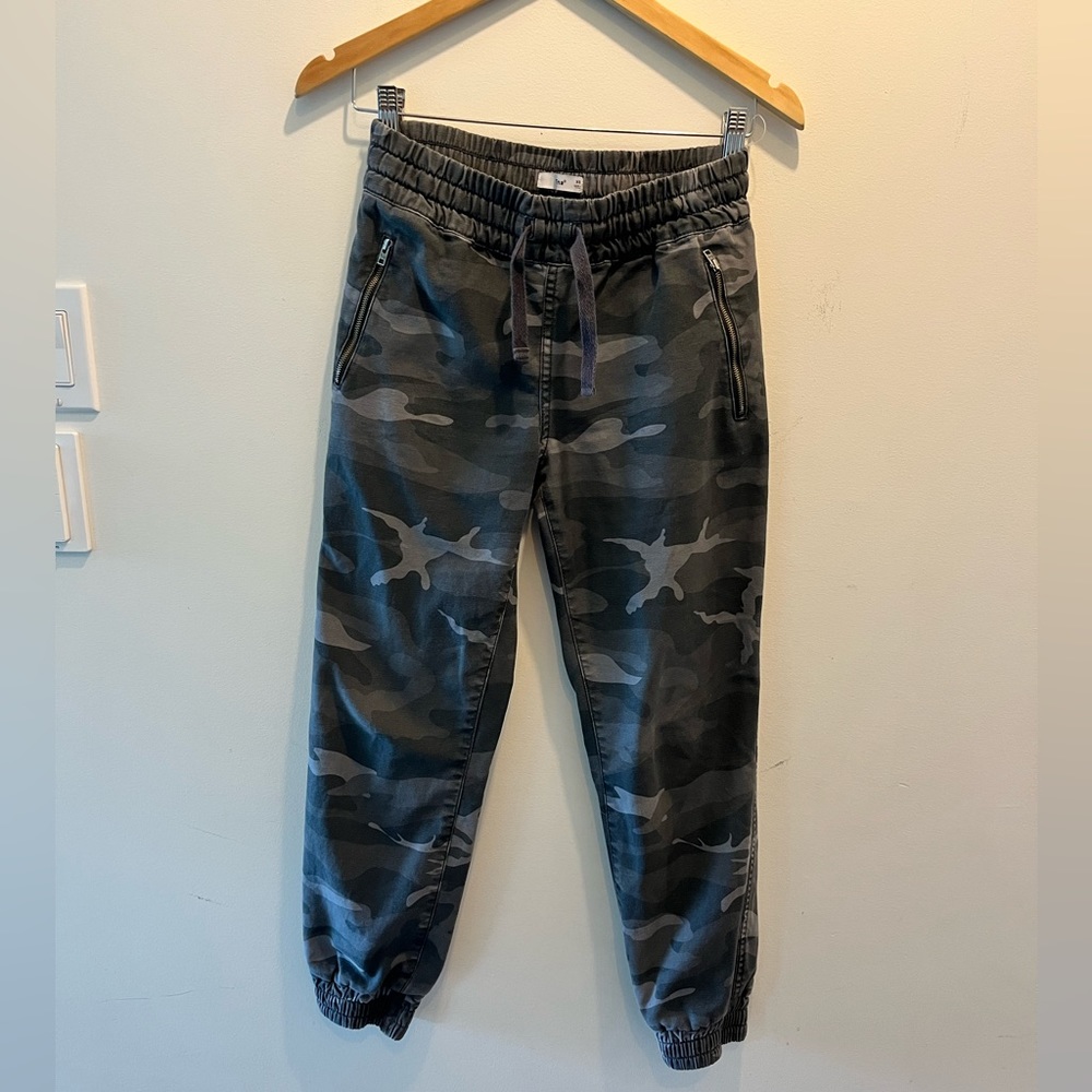 TNA Cammo pants XS
